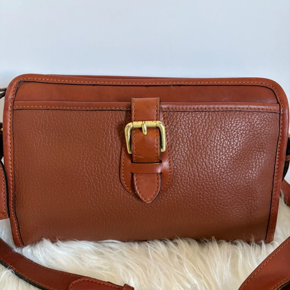 Liz Claiborne Vintage Brown Pebble Leather Crossbody‎ Messenger Camera Bag